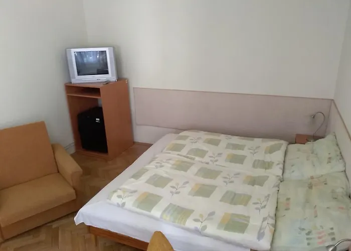 Δωμάτια σε οικογενειακή κατοικία Siofokroom24 *